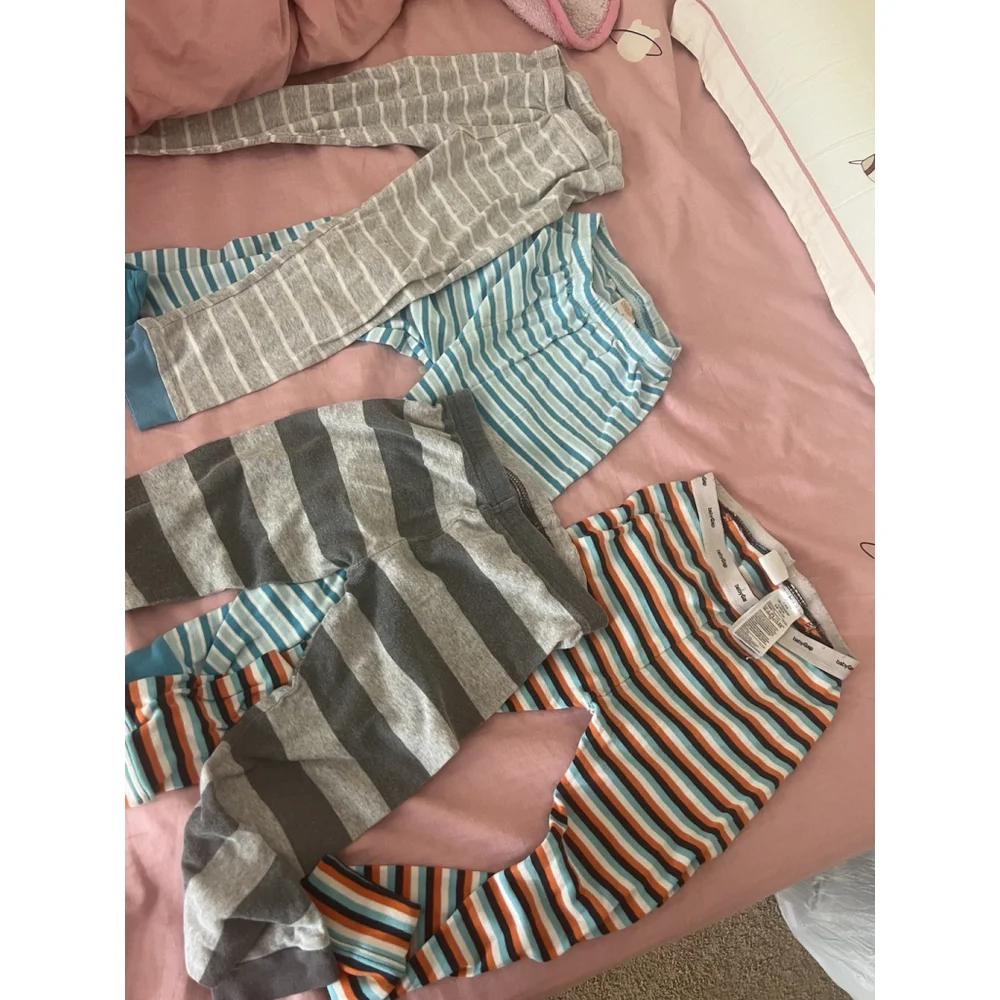 Boys 4T long sleeve jacket pajamas bundle 4 pants 2 long sleeve Pre Own